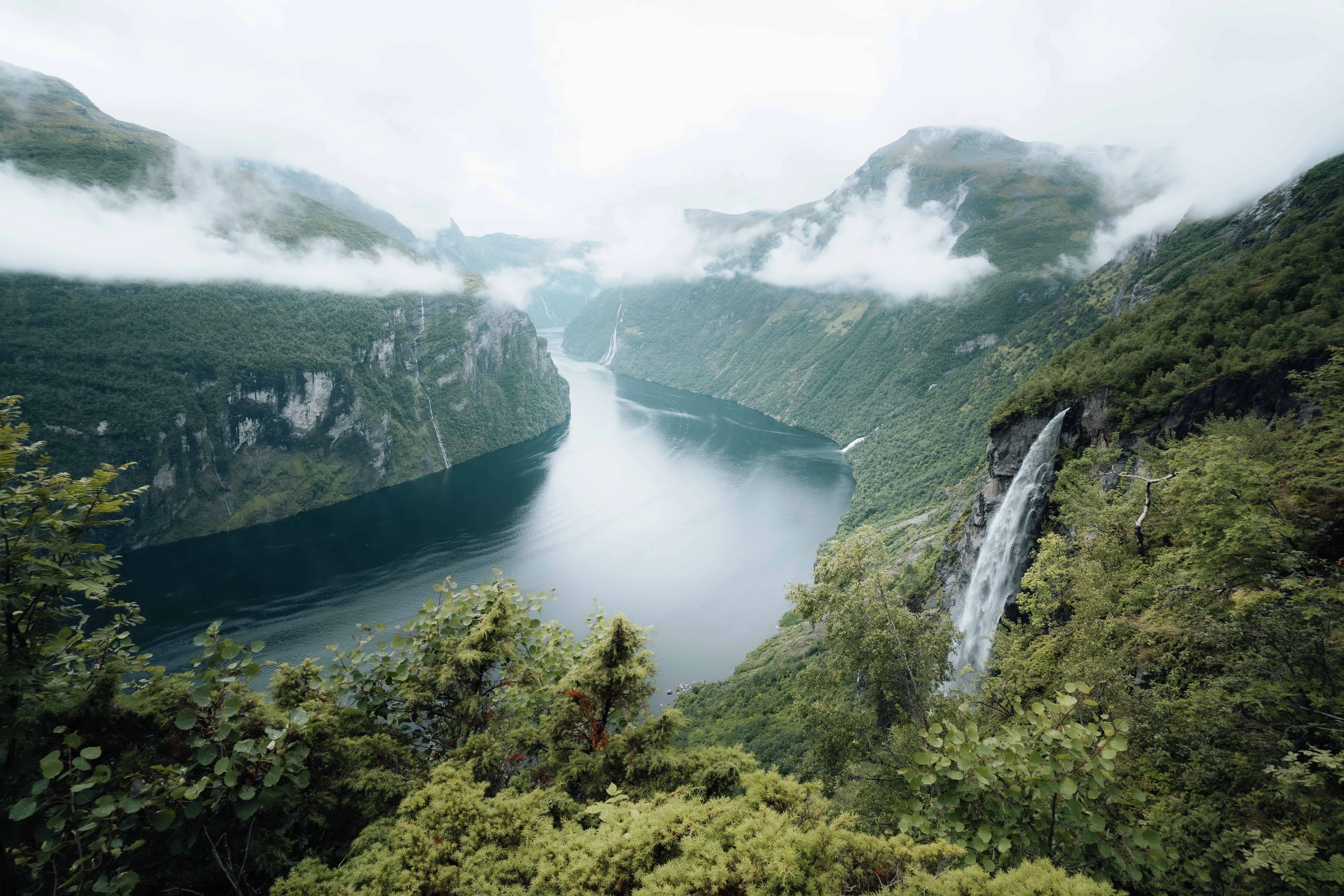 La cascade et le fjord
